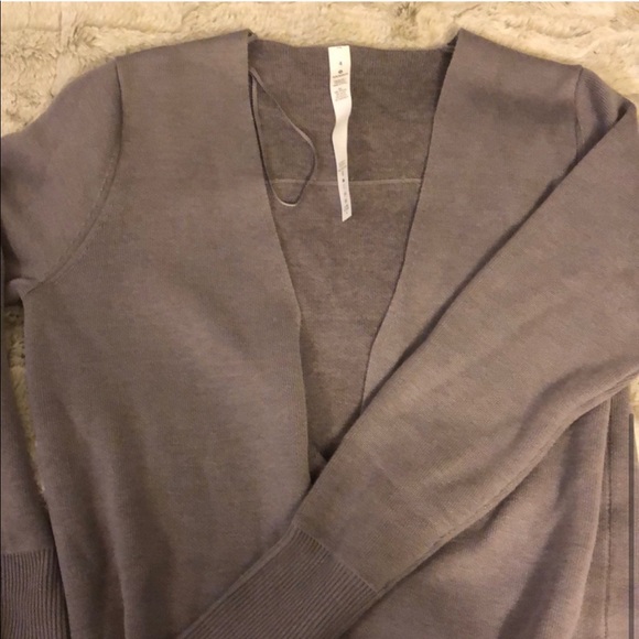 Lululemon 🍋 City Street Cardigan - Picture 4 of 5